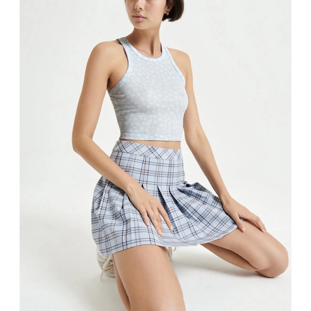 Aritzia Sunday Best Pleated Olive Mini Skirt - Picture 2 of 11